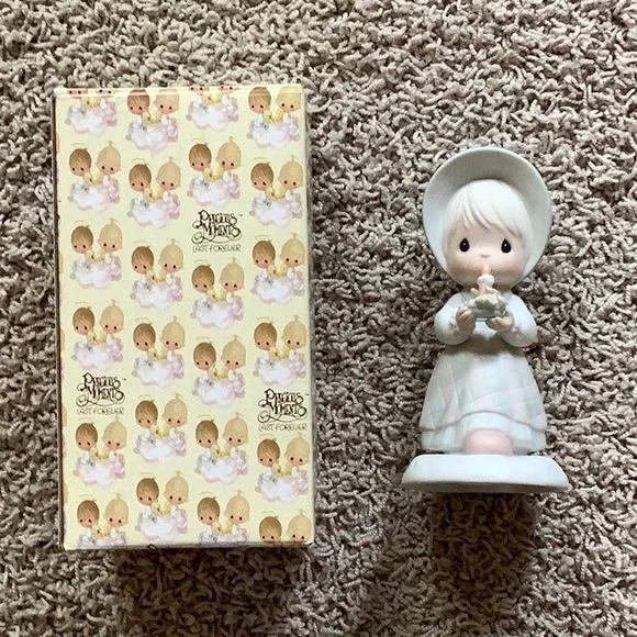 NIB-Precious Moments December - Picture 3 of 8